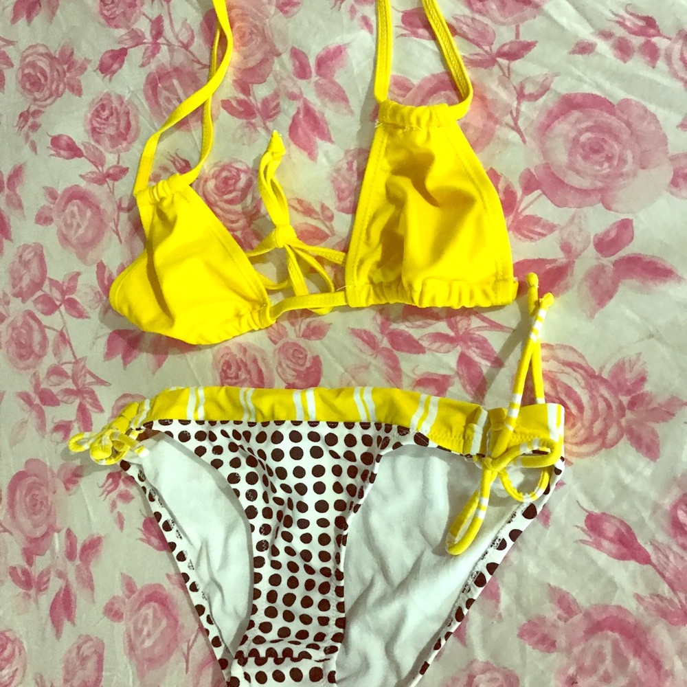 Adorable yellow polka dot Bikini